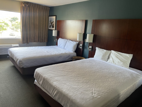 TWO DOUBLE BED HANDICAP ACCESSIBLE NON SMOKING